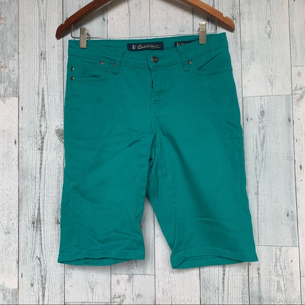 $1 Salt works bermudas - size 4